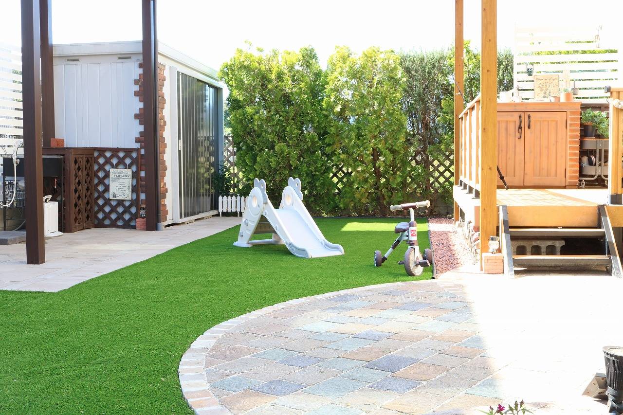 松江市の外構リフォーム事例(人工芝とアプローチ)